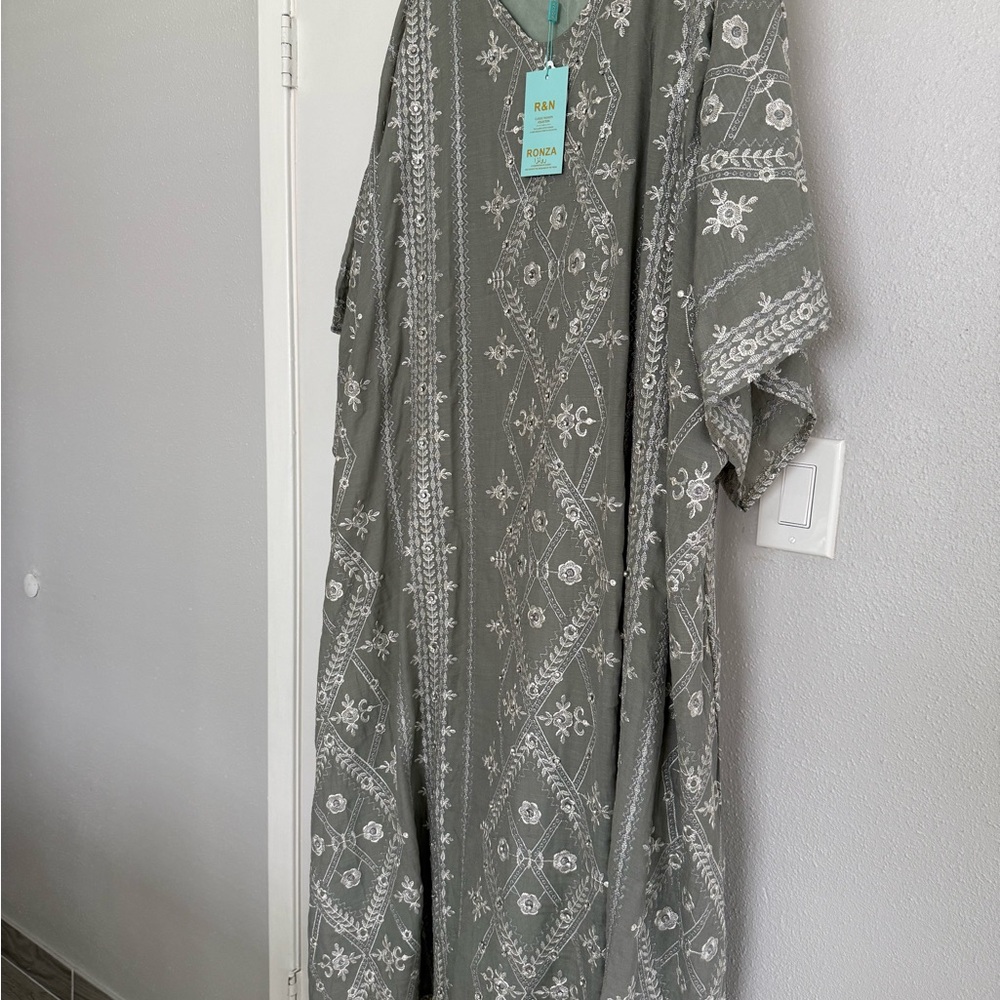 Gray Patterned Maxi Dress - Picture 3 of 4